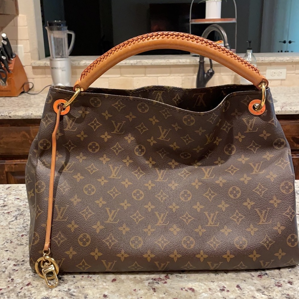 Louis Vuitton Artsy MM